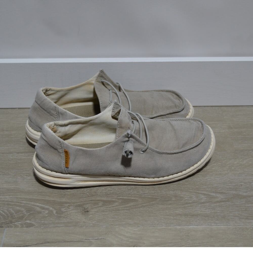 Hey Dude Wendy Chambray Light Gray Woman's Size 8 Slip on Shoes